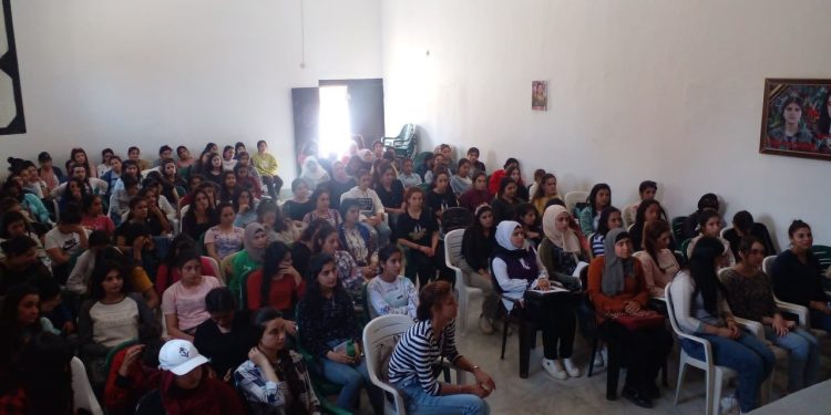 Jinên Ciwan li Şehbayê amadekariya Kongreya Jinên Ciwan dikin