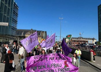 Meşa “Jin Jiyan Azadî Serbixe Azadî” bi pêşengiya TekoJIN