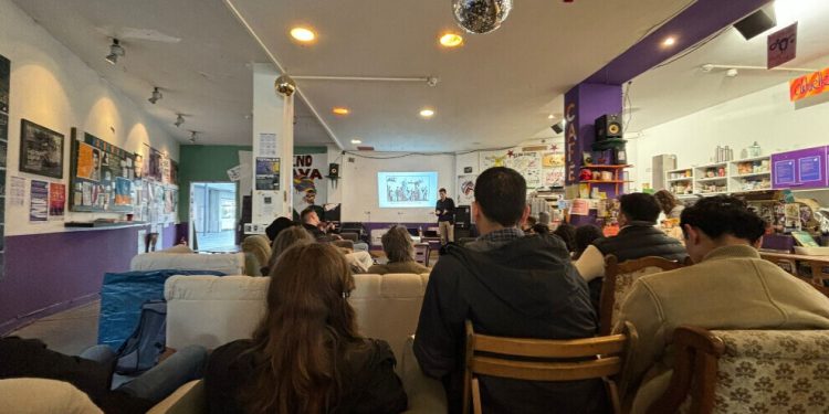 Jinên Ciwan li Hambûrgê ji xwendekaran re qala têkiliyên ‘Elmanya-Tirkiyeyê’  kir