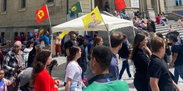 Ciwanên Kurd li Lozanê stand vekirin