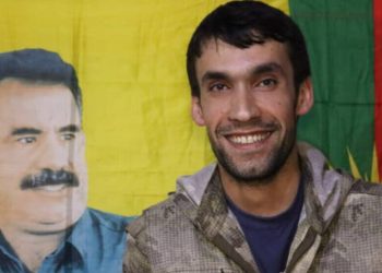 Jêhat, ji pêkanîna xeylê xwe yê zaroktî, gelek kêfxweş bû