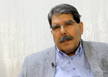 Muslim: Kobanê lîstikên dijmin hemû raxist pêş çavan