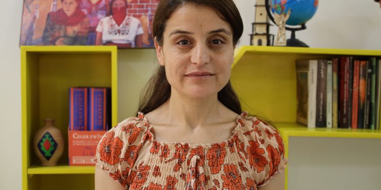 “Divê em xwe bigihînin hemû jin û ciwanên Rojhilata Navîn”