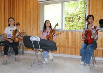 Dibistana Nuwêla ya Huneran bûye meqseda ciwan û zarokan