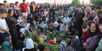 Bi boneya cejnê goristanên şehîdan hatin ziyaretkirin