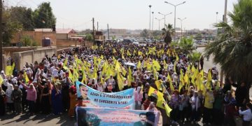 Ji bo azadiya fîzîkî ya Rêber APO daketin qadan