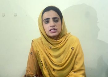 Aktîvîstê mafê mirovan yê Belûcîstanê Dr. Mahrang Belûc Konferansa Ciwanên Rojhilata Navîn silav kir