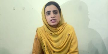 Aktîvîstê mafê mirovan yê Belûcîstanê Dr. Mahrang Belûc Konferansa Ciwanên Rojhilata Navîn silav kir