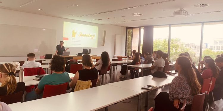 Li Zanîngeha Goethe ya li Frankfurt jinên xwendekar ji bo rêxistinkirinê pêngav dane despêkirin