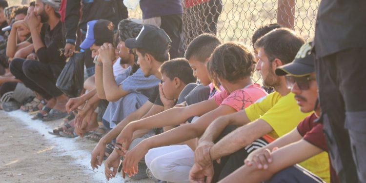 Ciwanên Pêşerojê li Dêrazorê lîgayekî futbolê vekirin