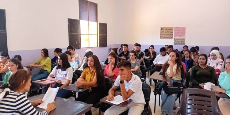 Jinên Ciwan li Dirbêsiyê û Şehba nameya Şehîd Zîlan dixwînin