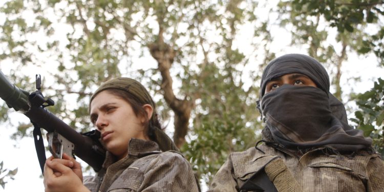 HPG: 4 wesayîtên leşkerî hatin rûxandin