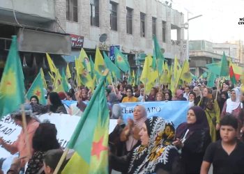 Bi hezaran gelê Qamişlo ji bo azadiya Rêber Apo meşiyan