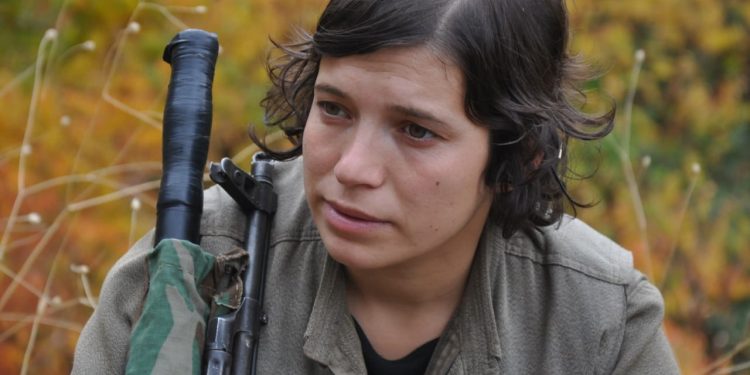 Mejiya xwe de bi jiyaneki azad diçin şer