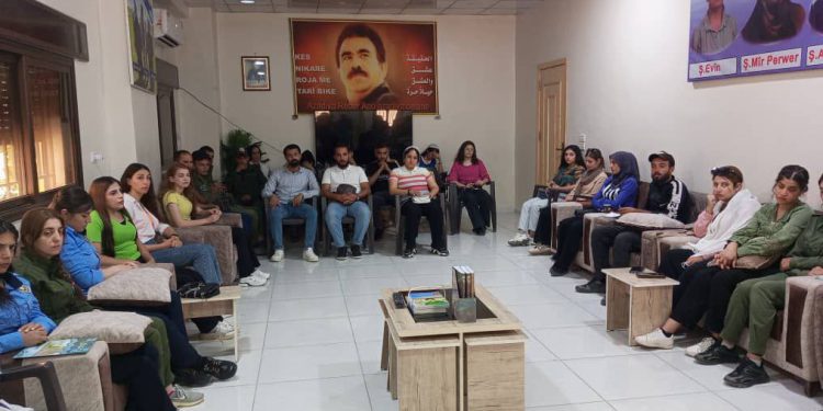 Ciwanên PYD civînekî li Girkê Lêge li darxistin