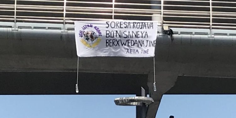 Jinên Ciwan li Stenbol’ê Şoreşa Rojava Silav Kirin