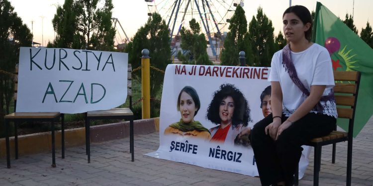 Jinên Ciwan ên Qamişlo hêrsê xwe li dijî darvekirina jinan nîşan dan