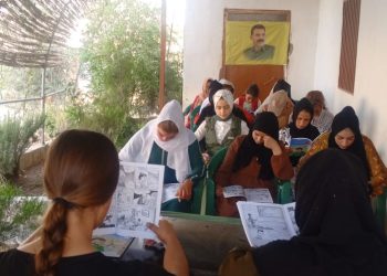 Jinên Ciwan li Kampa Waşukanî jiyana Rêber APO dixweynîn