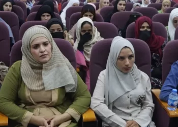 Jinên ciwan ên Ereb li Reqayê fikrên Rêber APO nîqaş dikin