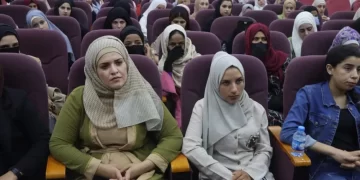 Jinên ciwan ên Ereb li Reqayê fikrên Rêber APO nîqaş dikin