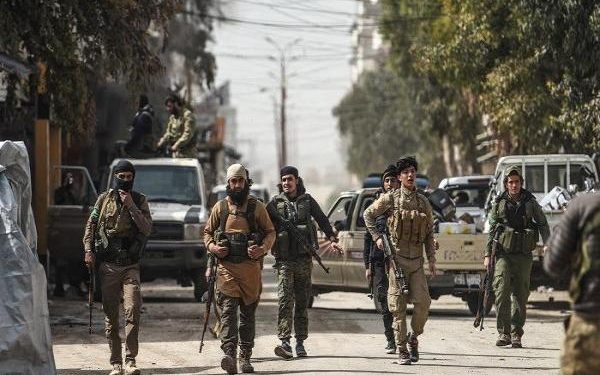 Çeteyan bi ser gundekî Efrînê de girt: 2 jin hatin qetilkirin