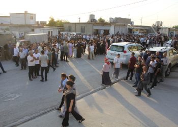 Dewleta Tirk êrîşê Mexmûrê kir: 1 jê giran, 3 jin birîndar bûn