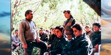 Rêbertî şeqemek li rûyê min xist û ez li ser hişê xwe ve hatim