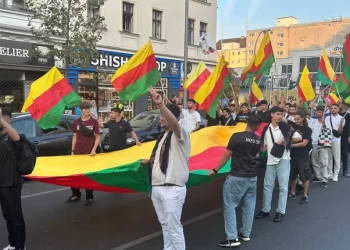 Ciwan li Berlînê ji bo Rêber APO meşiyan