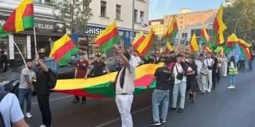 Ciwan li Berlînê ji bo Rêber APO meşiyan