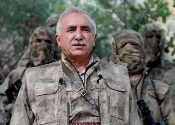 Karayilan: Em rê nadin taktîkên şerê taybet