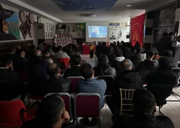 Ciwanan li Parîsê şehîdên fedayî bibîranî