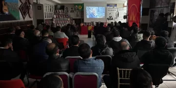 Ciwanan li Parîsê şehîdên fedayî bibîranî