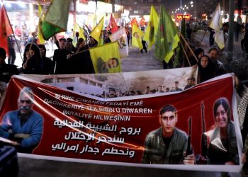 Ciwan û Xwendekarên Hesekê li dijî dagirkeriyê û tecrîdê meşiyan