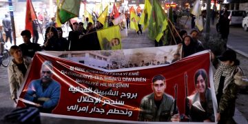 Ciwan û Xwendekarên Hesekê li dijî dagirkeriyê û tecrîdê meşiyan