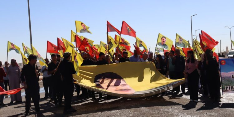 Cîwanên Kobanê li dijî komploya navnetewî li qadan bûn!