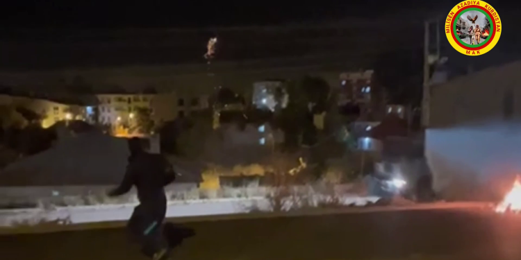 Milîsên MAK’ê 3 saet bi polîsan re şer kir