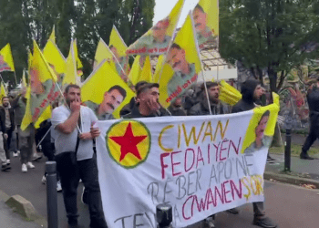 Ciwanan bi coş beşdarî konsera ku ji bo Rêber APO li Parîsê hat lidarxistin, bûn