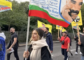 Ciwan ji bo azadiya Rêber APO li Londrayê meşiyan