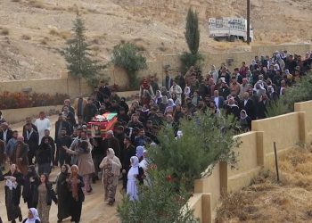 Şengaliyan Cenazeyê Şehîd Kerîm bi Peyamên Berxwedan û Tolhildanê Spartin Axê