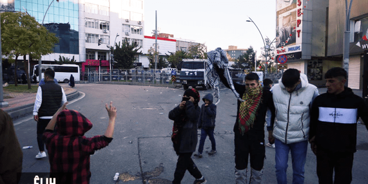 Berxwedana Xelkê Kurdistanê bi Pêşengiya Ciwanan di Roja 17’an de Didome