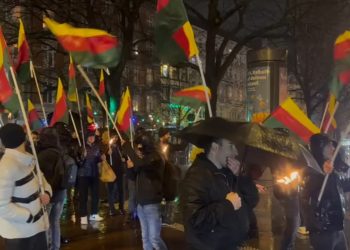 Ciwanên Hambûrgê 27’ê Mijdarê bi Meşa Meşaleyan Pîroz kirin