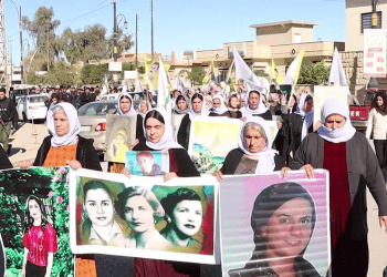 Civaka Êzidî û Ereb bi pêşengiya jinan li dijî tundiya ‘mêr-dewletê’ meşiyan