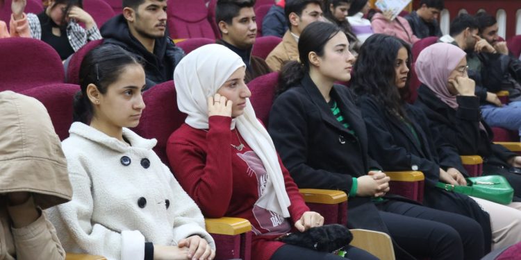 Ji bo xwendekaran li Qamişlo civin hat lidarxistin