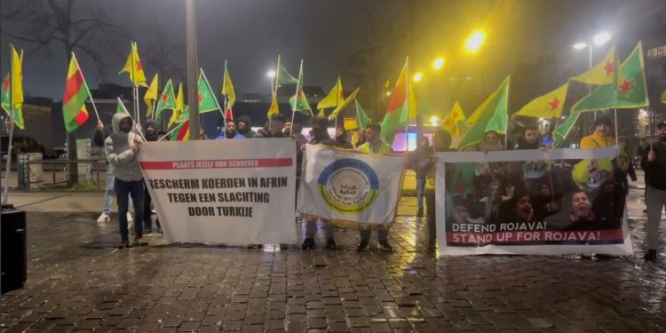 Li Antwerpenê bi pêşengiya ciwanan mîtîng pêk hat