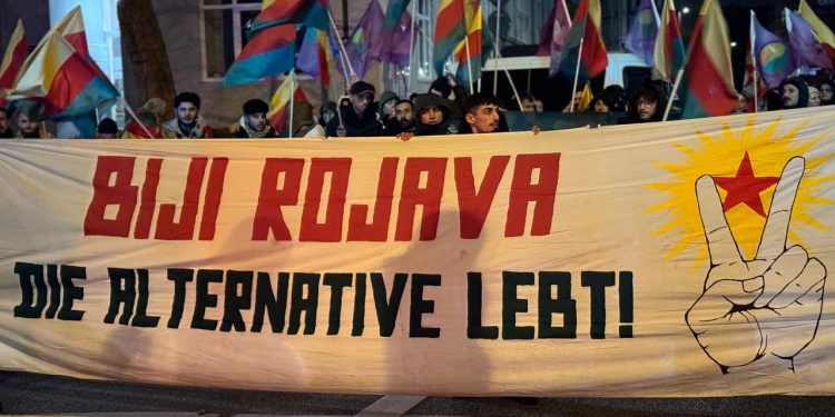 Hamburg TCŞ: Heta ku êrîş rawestin em ê li qadan bin!