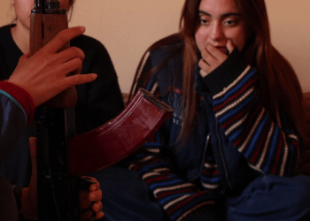 Ciwanên Şengalê li ser Şerê Gel a Şoreşgerî xwe perwerde dikin