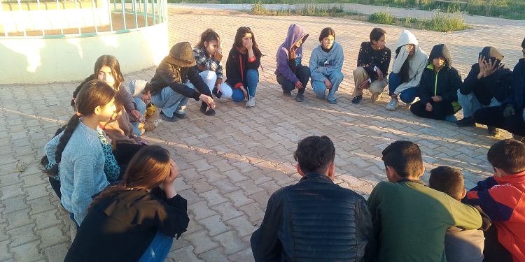 Xwendekarên Efrînî ji bo seferberî civîyan