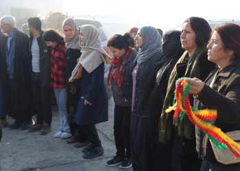 Gelê Cizîrê di roja 2’emîn de Bendava Tişrînê ji rûxandinê diparêze