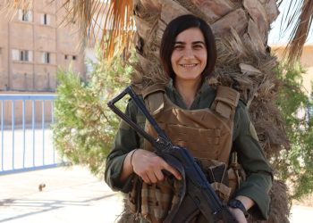 Yek ji lêhengên Bendava Tişrînê: Pêşenga Jinên Ciwan Ronahî Yekta