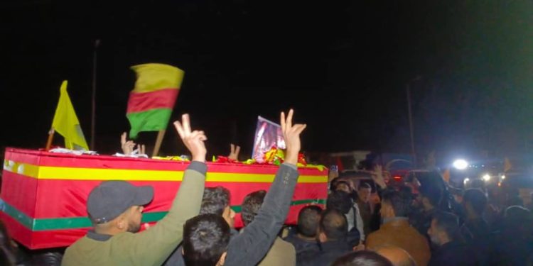 Cenazeyê Bavê Teyar ji aliyê sedan kesî ve hate pêşwazîkirin